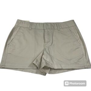 NWT GAP  The 3" Khaki Shorts Size 0 Women's